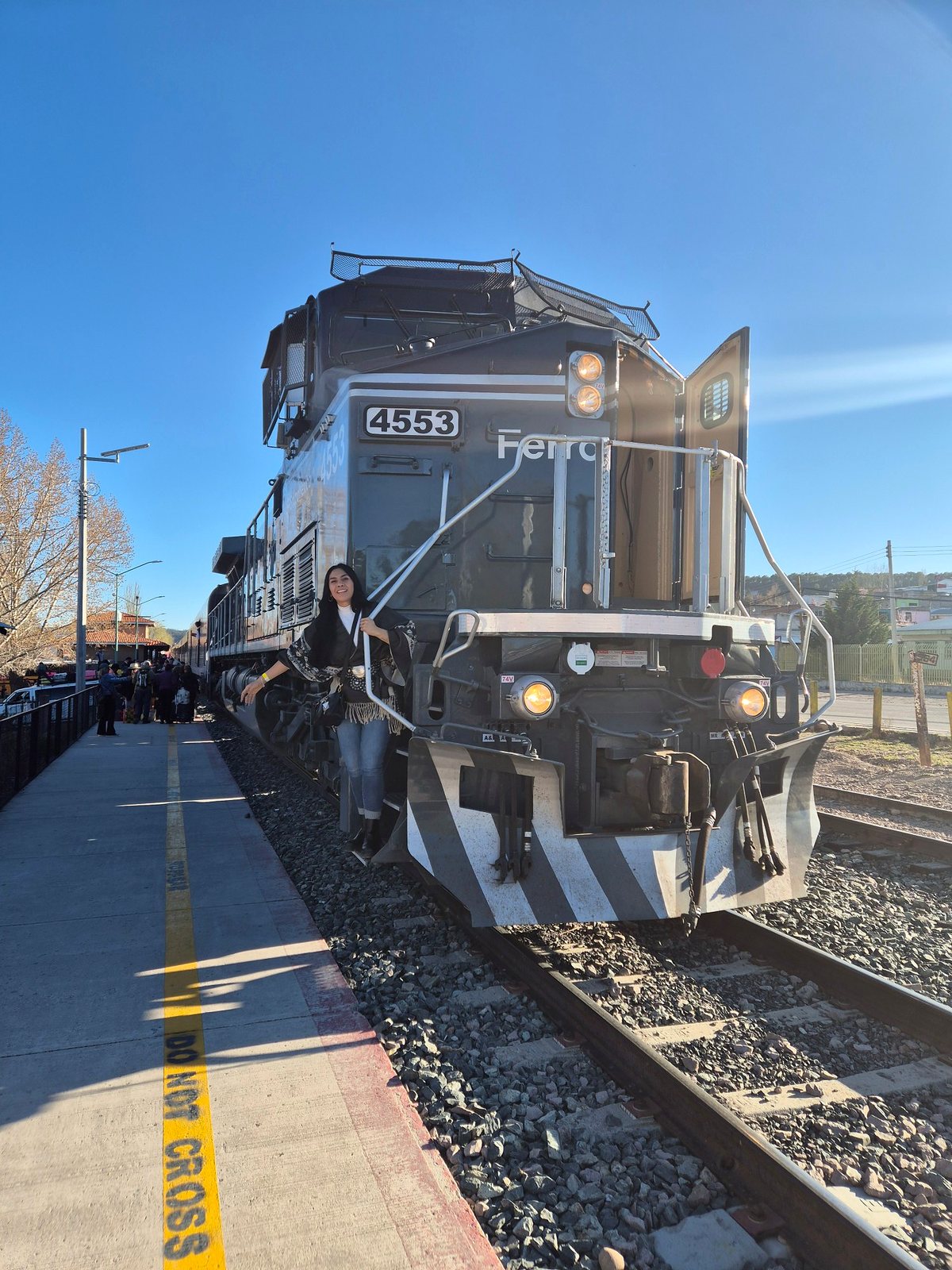 Locomotora del Chepe en la estación
